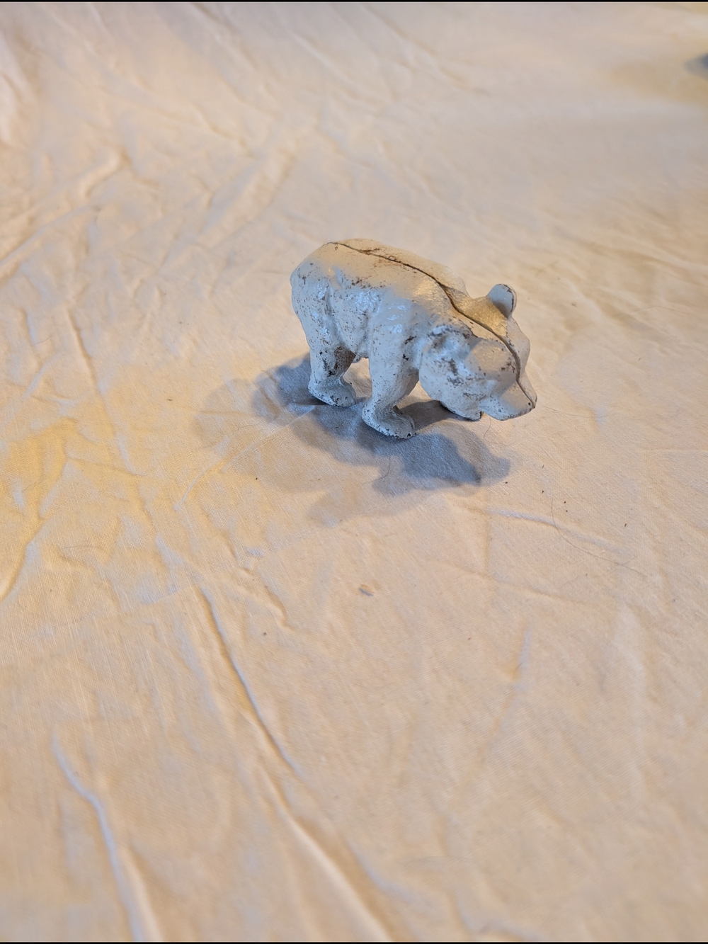 2/20$ Vintage White Bear Cast Iron Figurine Decorative Accent